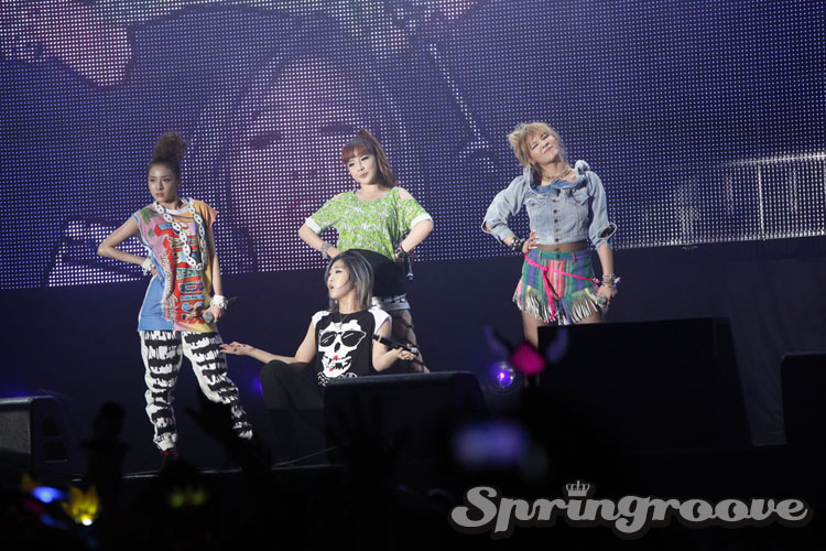 2NE1